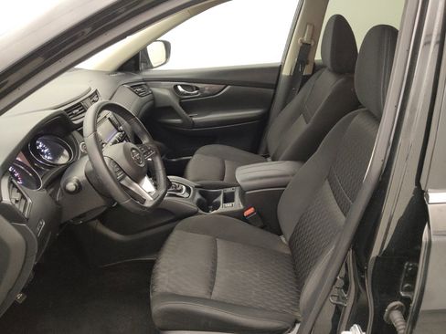 Used 2018 Nissan Rogue SV w/ Premium Package FWD image 17