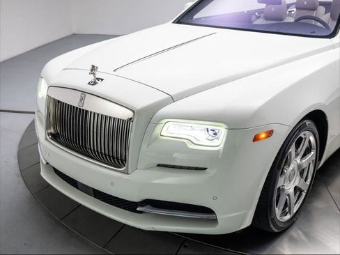 Used 2020 Rolls-Royce Dawn RWD image 17