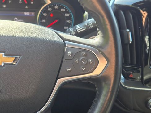 Certified 2022 Chevrolet Traverse LT FWD image 35