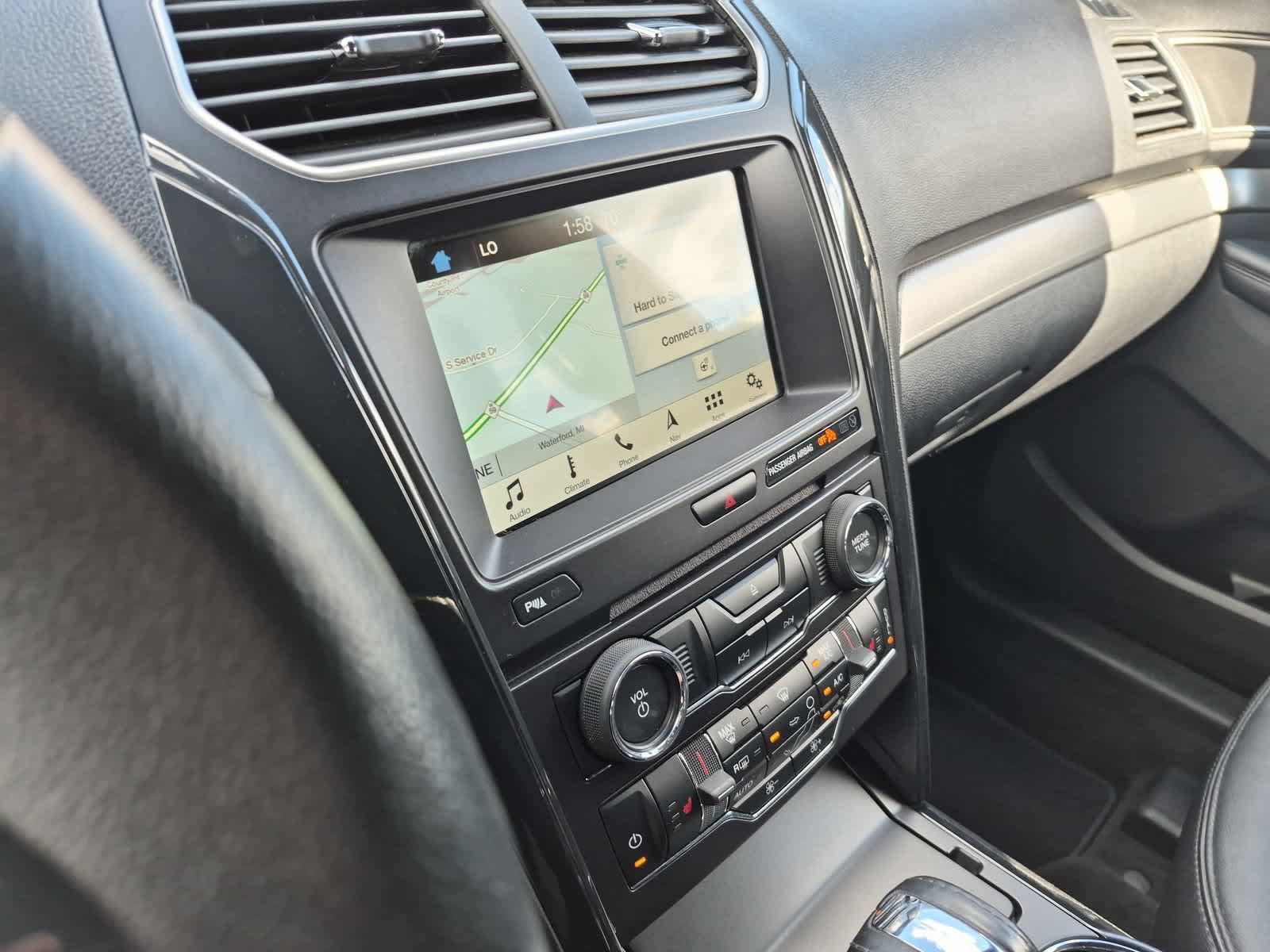 Used 2018 Ford Explorer XLT w/ Equipment Group 202A AWD/4WD image 27