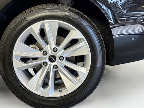 Used 2025 Audi Q6 e-tron Premium w/ Convenience Package image 29