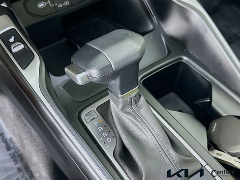 Certified 2025 Kia Sorento EX w/ Panoramic Sunroof Package image 17