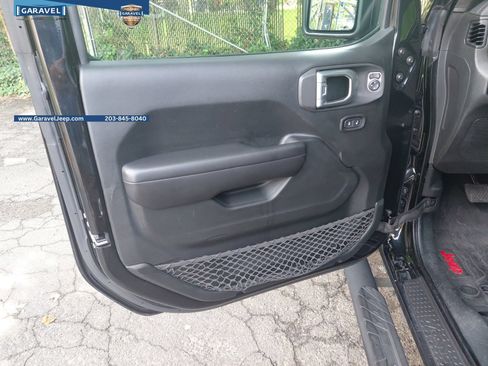 Used 2019 Jeep Wrangler Unlimited Sport S AWD/4WD image 17