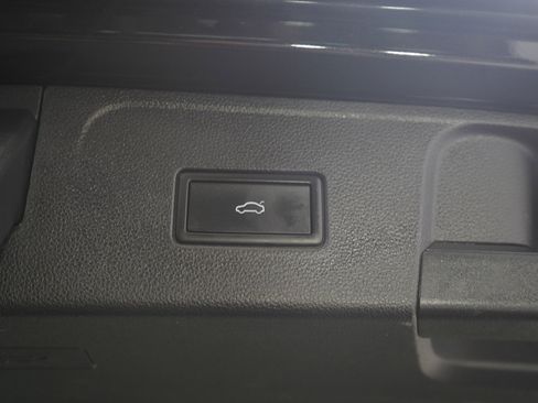 Used 2023 Volkswagen Atlas SEL Premium AWD/4WD image 11