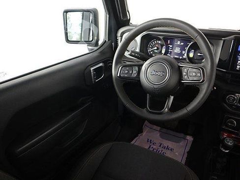 Used 2024 Jeep Wrangler Willys image 19
