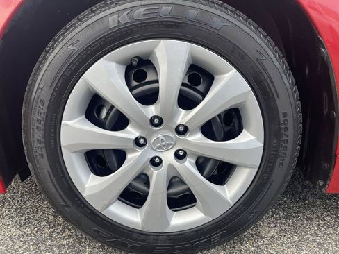 Used 2021 Toyota Corolla LE FWD image 50