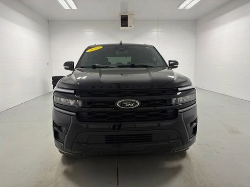 Used 2024 Ford Expedition Limited AWD/4WD image 2