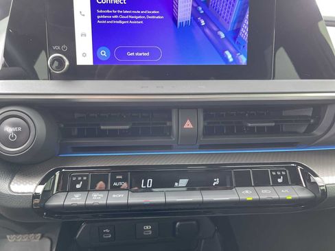 Used 2023 Toyota Prius XLE AWD/4WD image 16