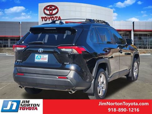 Used 2023 Toyota RAV4 XLE image 6