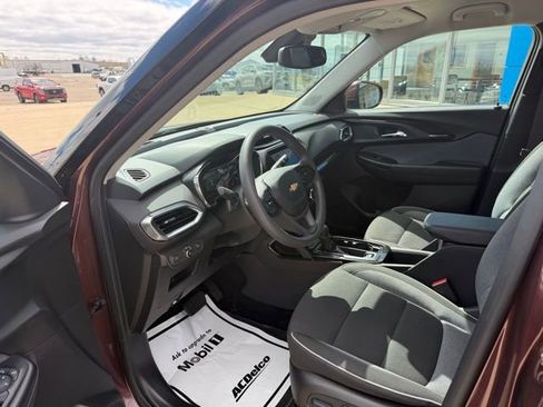 Certified 2023 Chevrolet TrailBlazer LT w/ Convenience Package AWD/4WD image 11