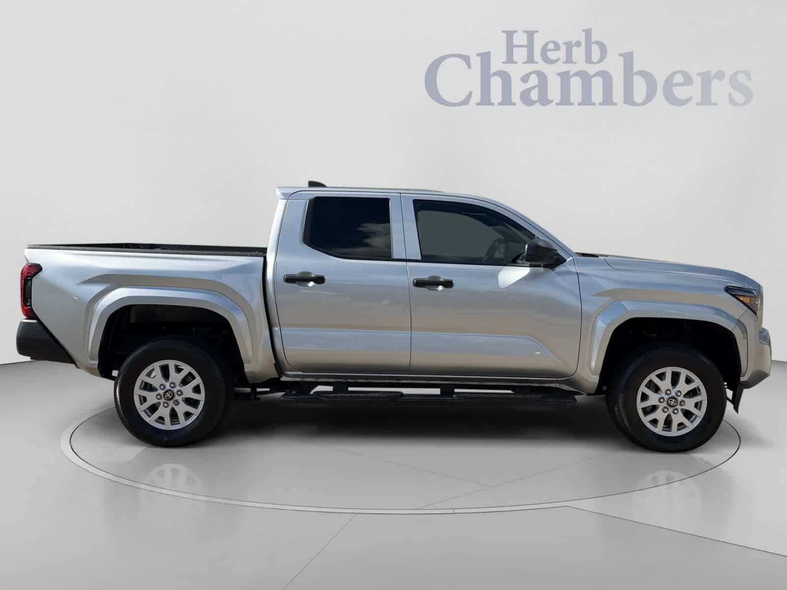 Used 2025 Toyota Tacoma SR AWD/4WD image 5