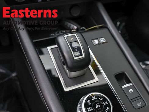 Used 2023 Mitsubishi Outlander SE AWD/4WD image 13
