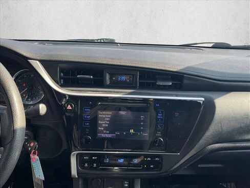 Used 2019 Toyota Corolla LE image 12