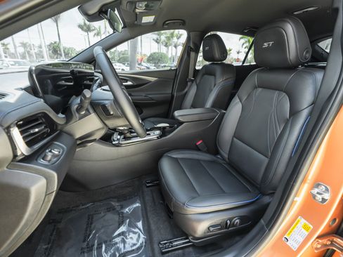 Used 2024 Buick Envista Sport Touring w/ Convenience I Package image 7