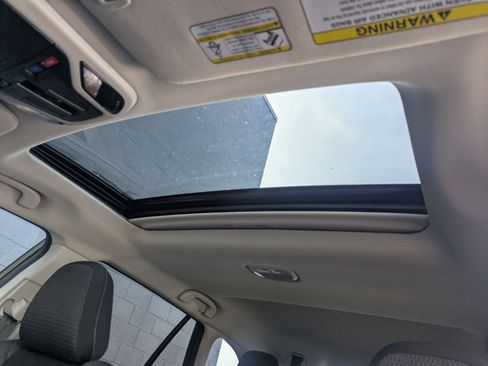 Used 2025 Subaru Outback Premium image 20