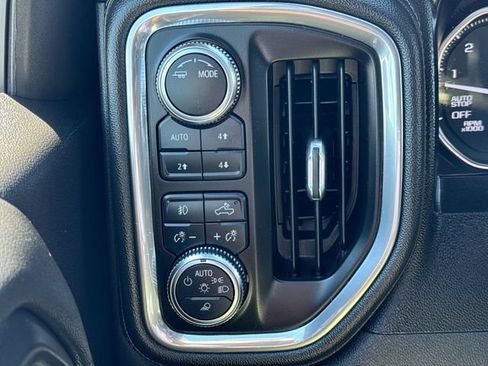 Used 2021 GMC Sierra 1500 SLT w/ SLT Premium Package AWD/4WD image 17