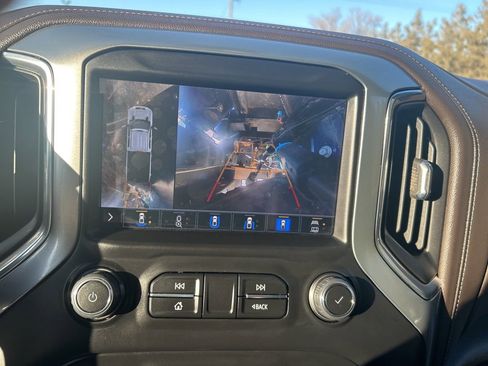 Used 2022 Chevrolet Silverado 2500 LTZ w/ LTZ Convenience Package image 24