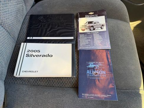 Used 2005 Chevrolet Silverado 2500 LS image 19