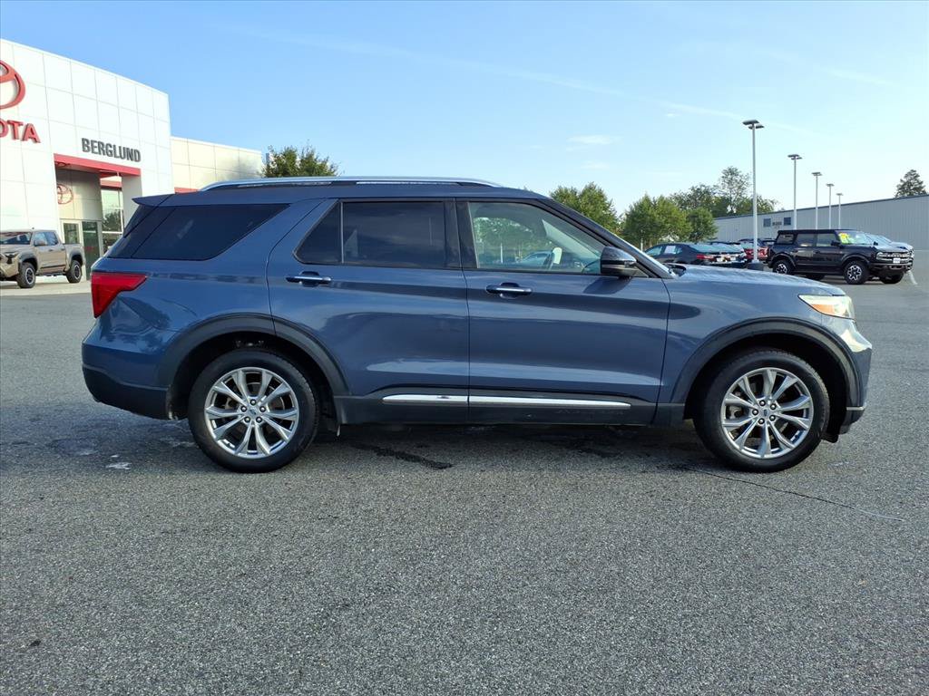 Used 2021 Ford Explorer Limited w/ Equipment Group 301A AWD/4WD image 3