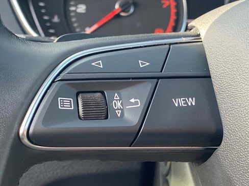 Used 2023 Audi Q5 2.0T Premium w/ Convenience Package image 7