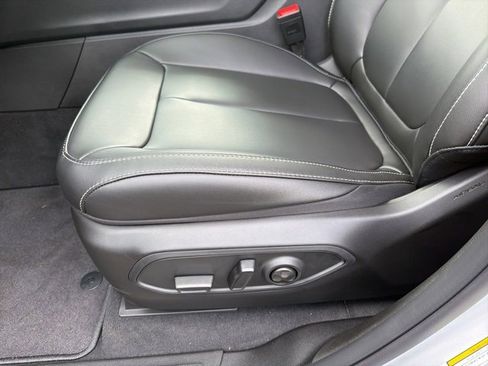 New 2025 Jeep Grand Cherokee Limited w/ Black Appearance Package image 10