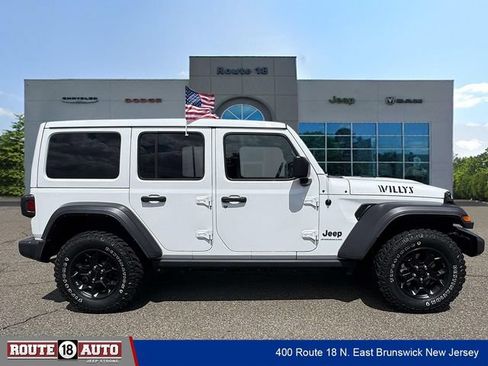 Used 2023 Jeep Wrangler Unlimited w/ Sun & Screen Package AWD/4WD image 7