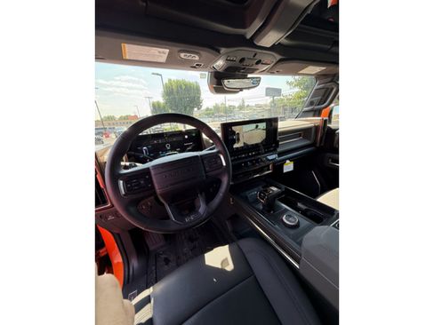 Used 2024 GMC Hummer EV 2X w/ LPO, Illumination Package AWD/4WD image 9