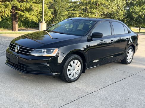 Used 2016 Volkswagen Jetta S FWD image 4
