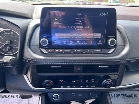 Used 2023 Nissan Rogue SV AWD/4WD image 22