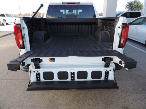 Certified 2023 GMC Sierra 1500 SLT image 19
