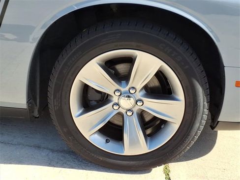 Used 2021 Dodge Challenger SXT image 11