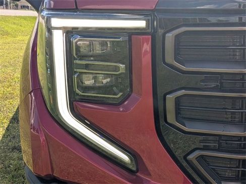 Used 2024 GMC Sierra 1500 AT4X image 9
