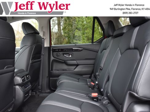 New 2025 Honda Pilot Touring image 13