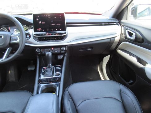 Used 2026 Jeep Compass Limited AWD/4WD image 14