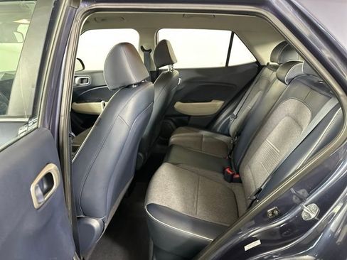 Used 2021 Hyundai Venue image 26