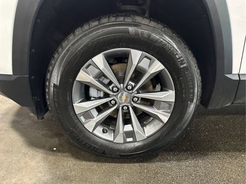 Used 2026 Chevrolet Equinox LT AWD/4WD image 24