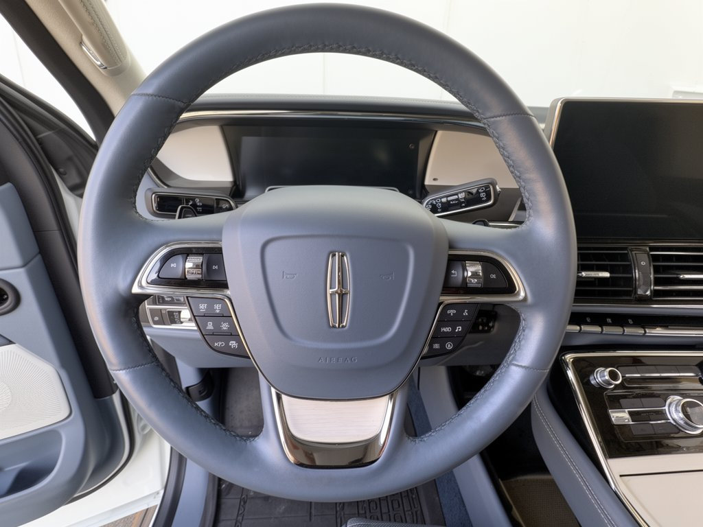 Used 2023 Lincoln Navigator L Black Label AWD/4WD image 10