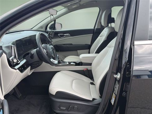 Used 2025 Kia Sportage EX FWD image 27