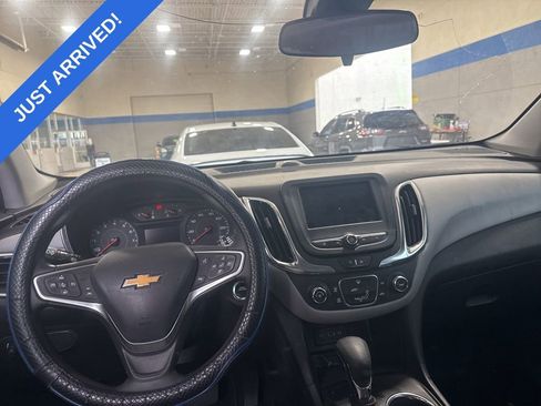 Used 2023 Chevrolet Equinox LS image 6
