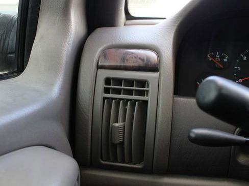 Used 2000 Jeep Grand Cherokee Laredo AWD/4WD image 9