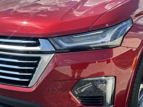 Used 2023 Chevrolet Traverse Premier FWD image 11