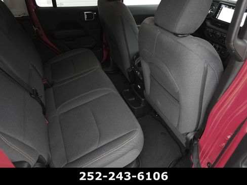 Used 2025 Jeep Wrangler Sahara w/ Safety Group image 40