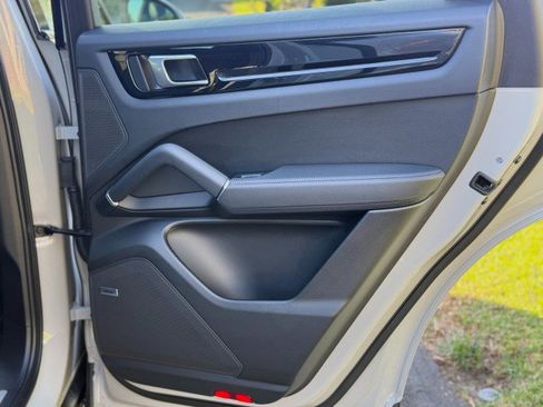 Used 2023 Porsche Cayenne image 24