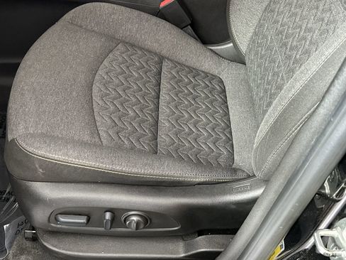 Used 2022 Chevrolet Equinox LT image 12