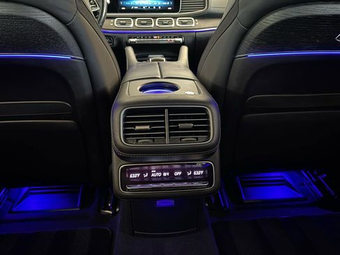Used 2023 Mercedes-Benz Maybach GLS 600 4MATIC image 33