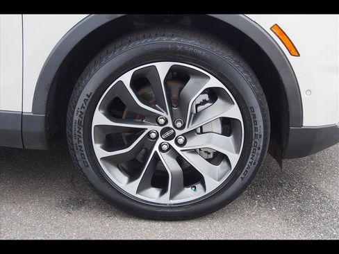 Used 2021 Lincoln Nautilus Reserve w/ Equipment Group 201A image 9