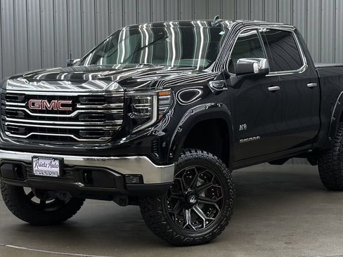 Used 2024 GMC Sierra 1500 SLT w/ SLT Premium Package AWD/4WD image 1