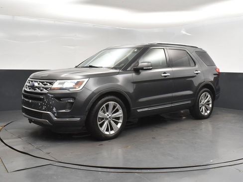 Used 2019 Ford Explorer Limited w/ Class III Trailer Tow Package image 3