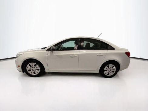 Used 2013 Chevrolet Cruze LS FWD image 4