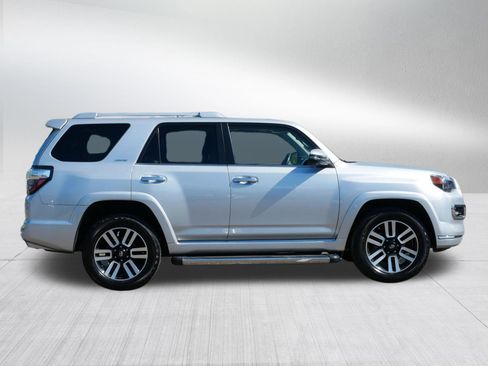 Used 2022 Toyota 4Runner Limited AWD/4WD image 6